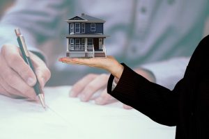 Les conseils d'une agence immobilière guident vers les meilleures décisions.
